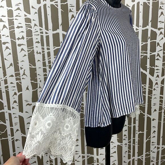 Striped Pullover Top with Lace Cuffs sz 2 - Picture 7 of 7